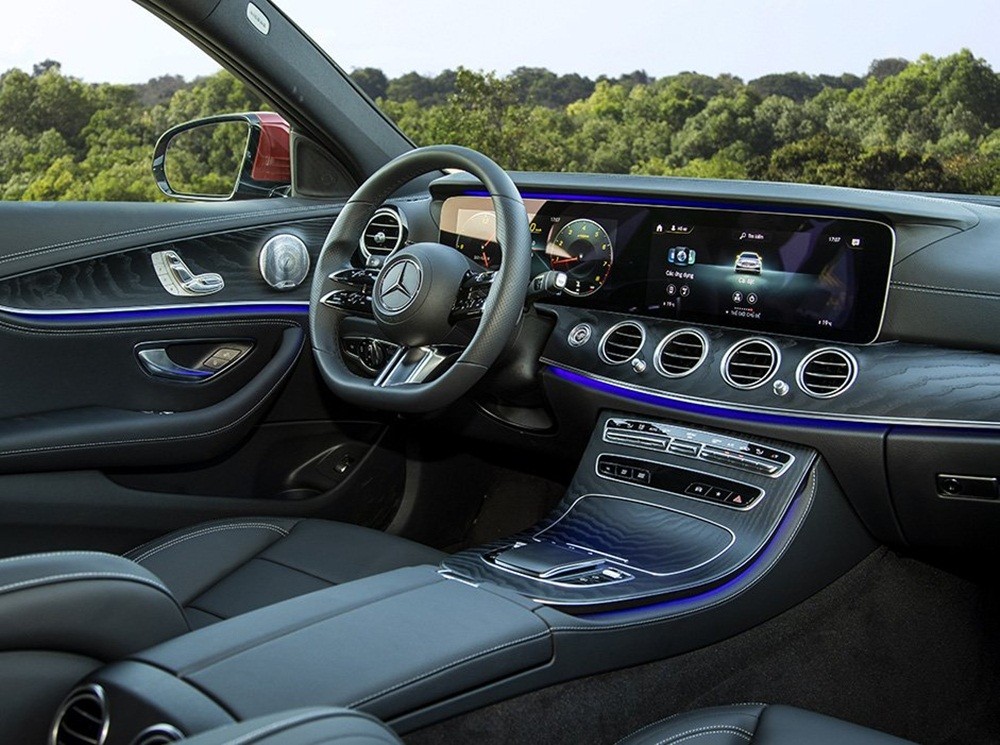 mercedes-benz-e-300-amg-4.jpg