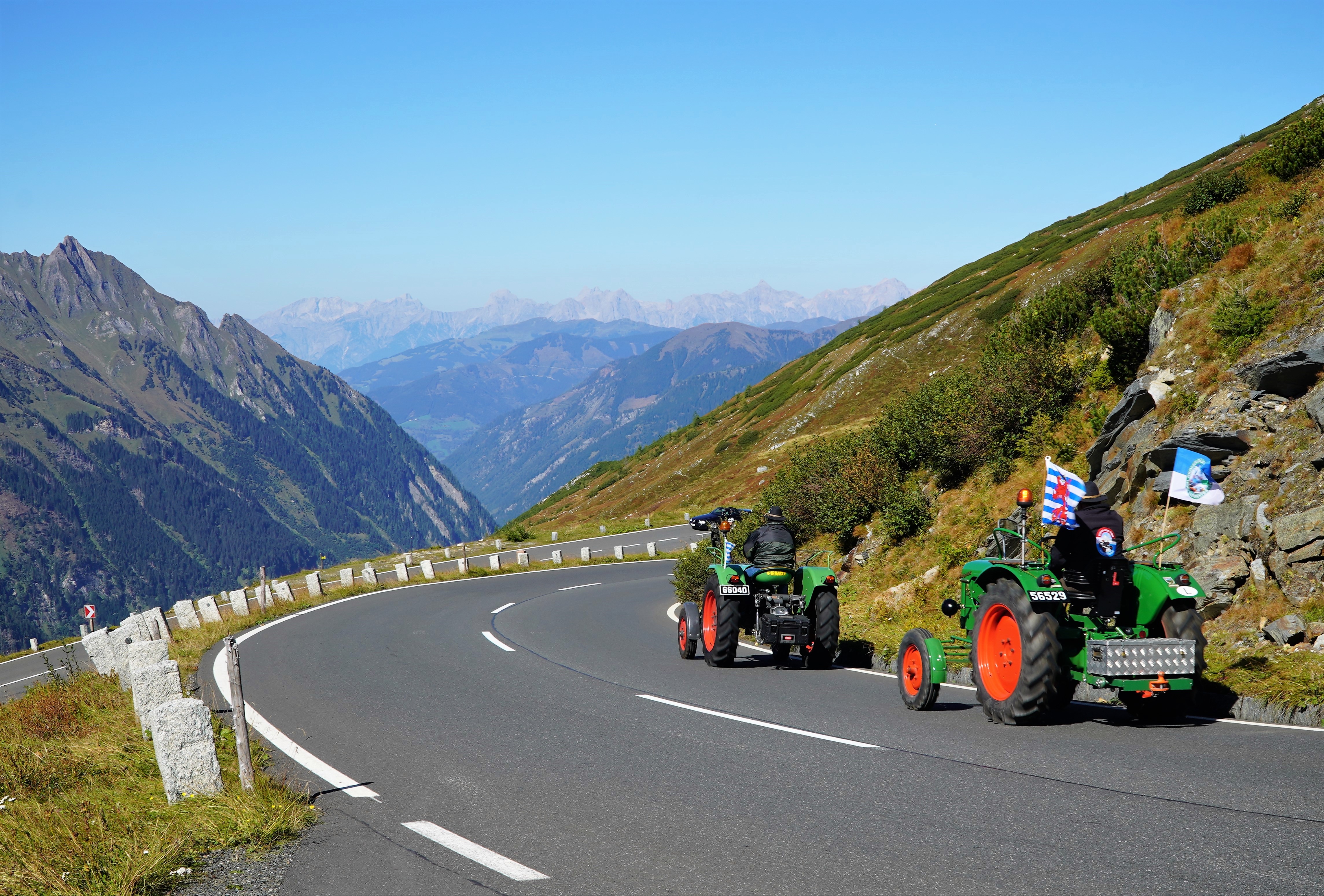 #147 Oldtimer Tractors at the Grossglockner 🚜 | 🇦🇹 阿尔卑斯山上拉风的拖拉机老爷车