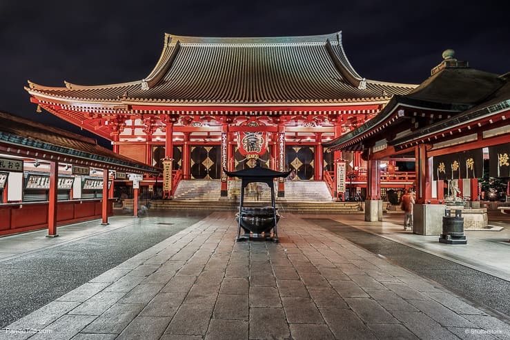 Famous-Sensoji-Temple-in-Asakusa-Tokyo.jpg