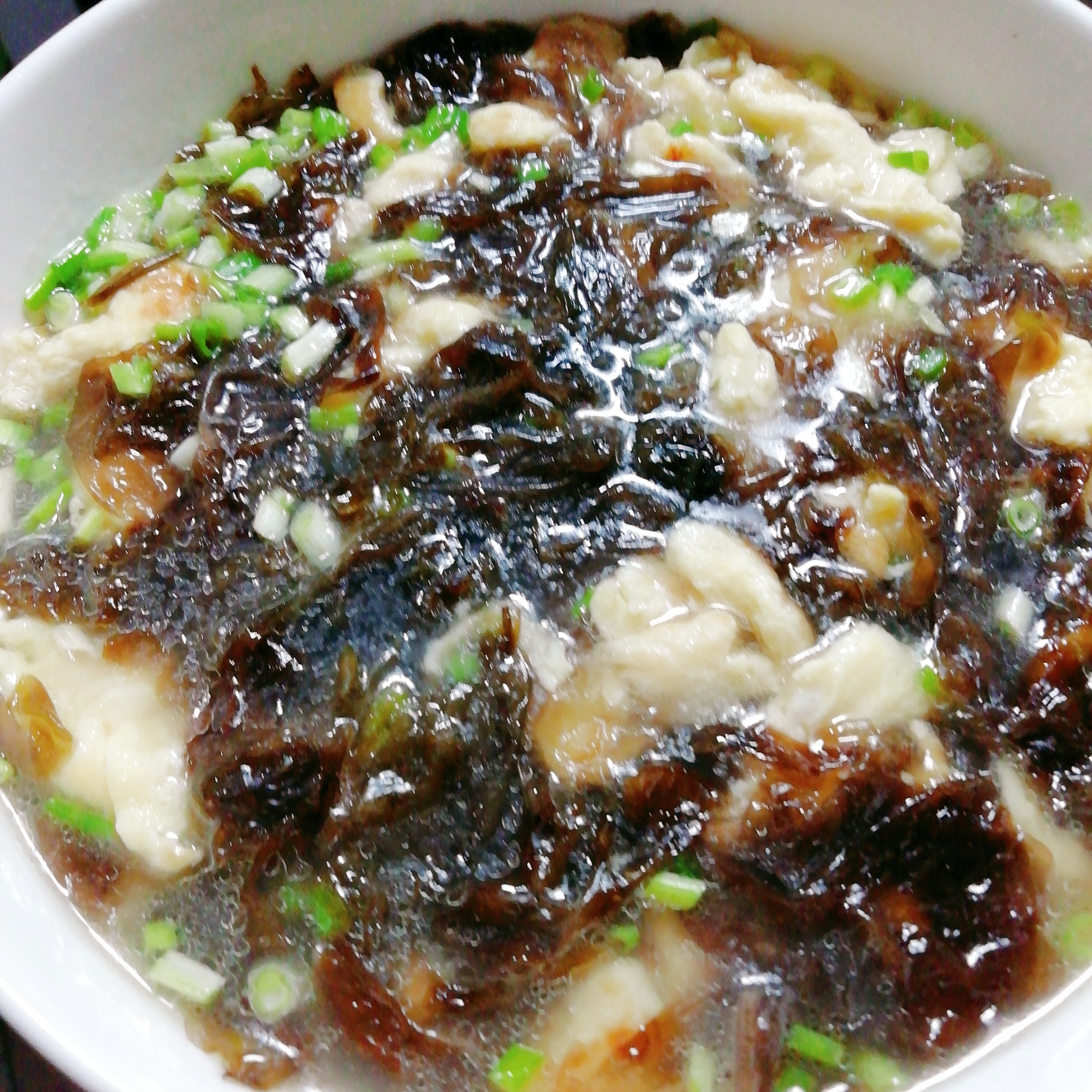 家常简单的紫菜葱花蛋汤