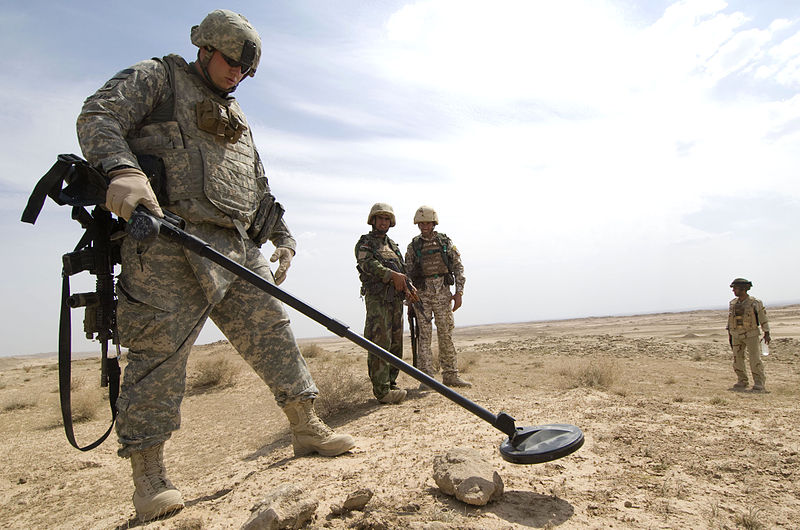 800px-Flickr_-_The_U.S._Army_-_Presence_patrol.jpg