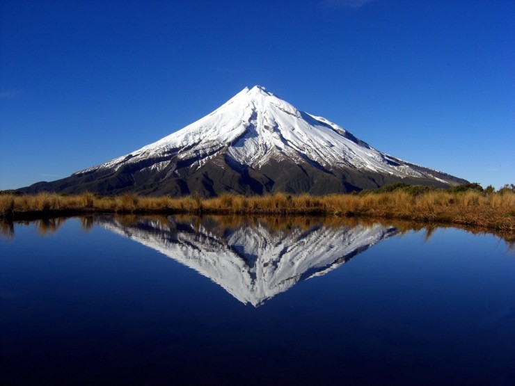 Taranaki-Photo-by-Find-your-place-740x555.jpg