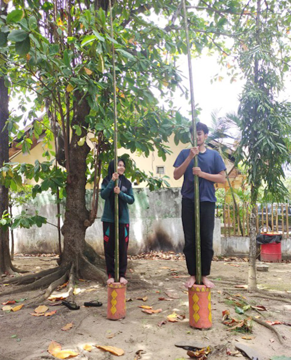 Alee Tunjang_01.jpg