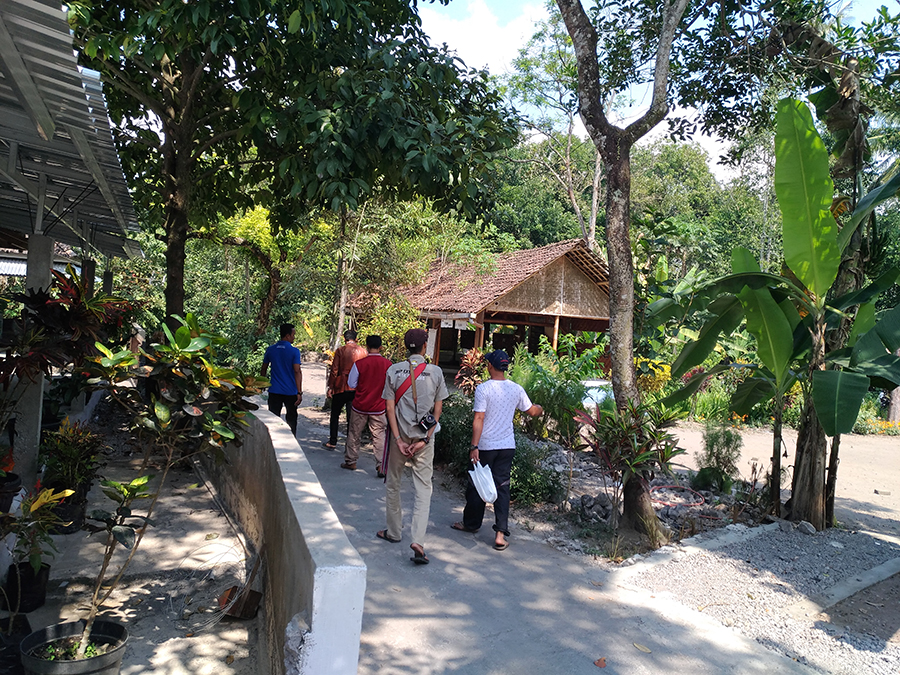 038 - Jalan menuju Obat Herbal 3.jpg
