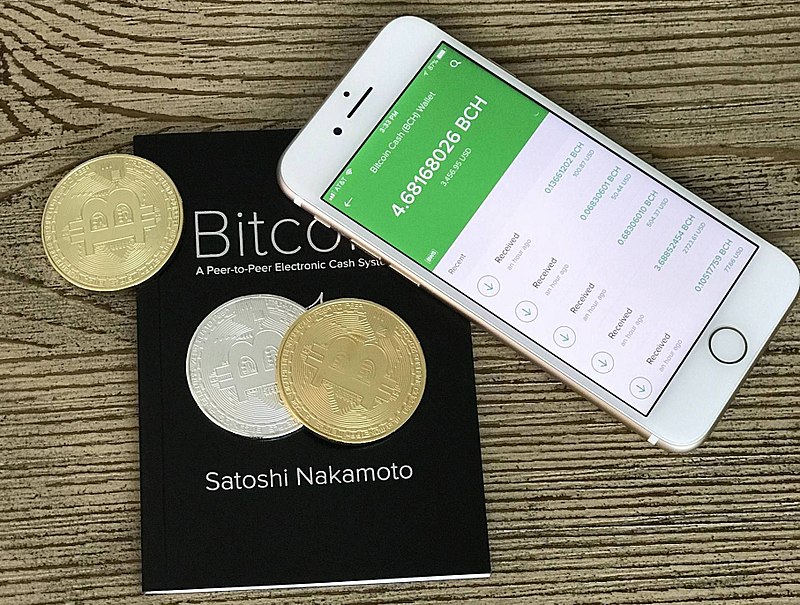 800px-Bitcoin_Cash_wallet_and_whitepaper.jpg