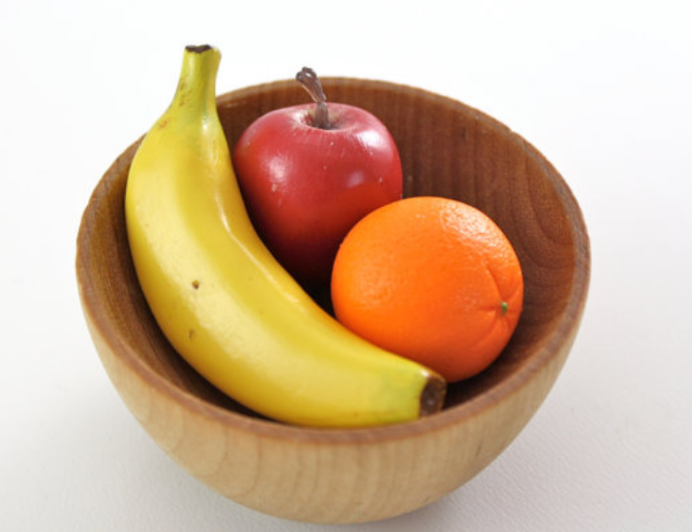 Мандарин 1 банан. Яблоко банан апельсин. Груша банан. Яблоки и бананы. Яблоки апельсины бананы на тарелке.