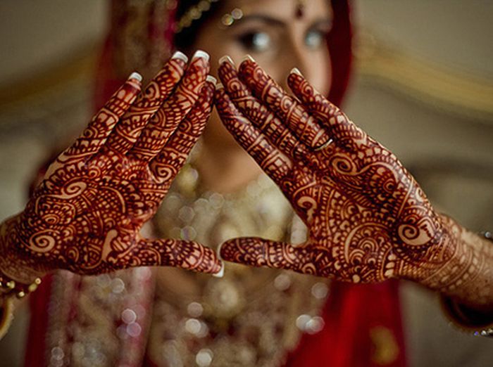 henna-tattoo-hands.jpg