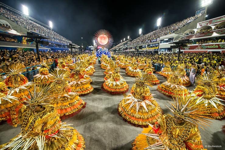 Samba-school-parade-at-Sambodromo-during-the-Carnival-in-Rio-de-Janeiro-Brasil.jpg