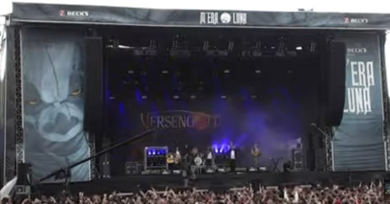 Screenshot_2021-12-11 Versengold - Samhain (offizielle Live-Video) M'era Luna 2017 - YouTube(1).png