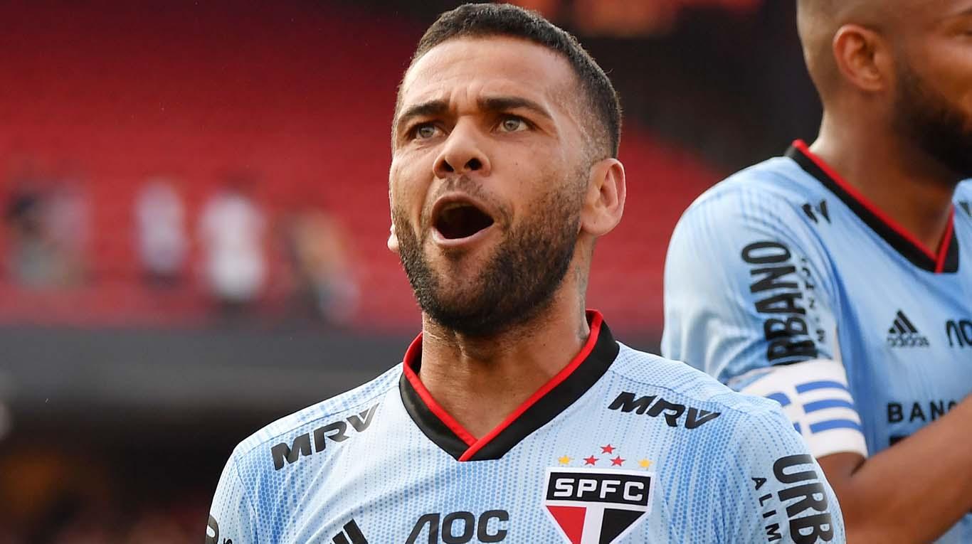 Dani-Alves-2.jpg