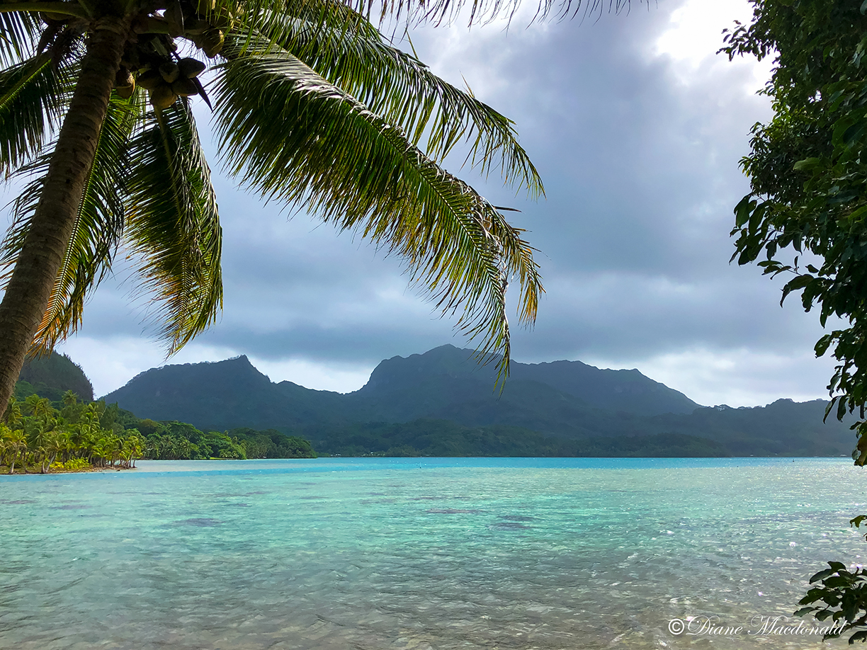 huahine mountain ridge.jpg