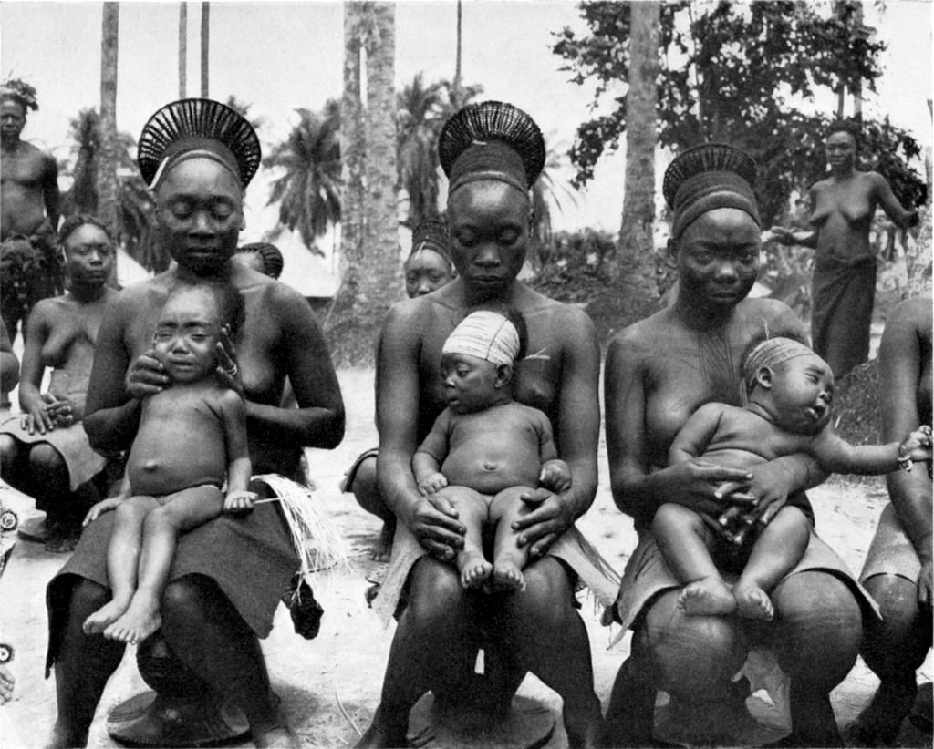 Skull binding (mangbetu).jpg