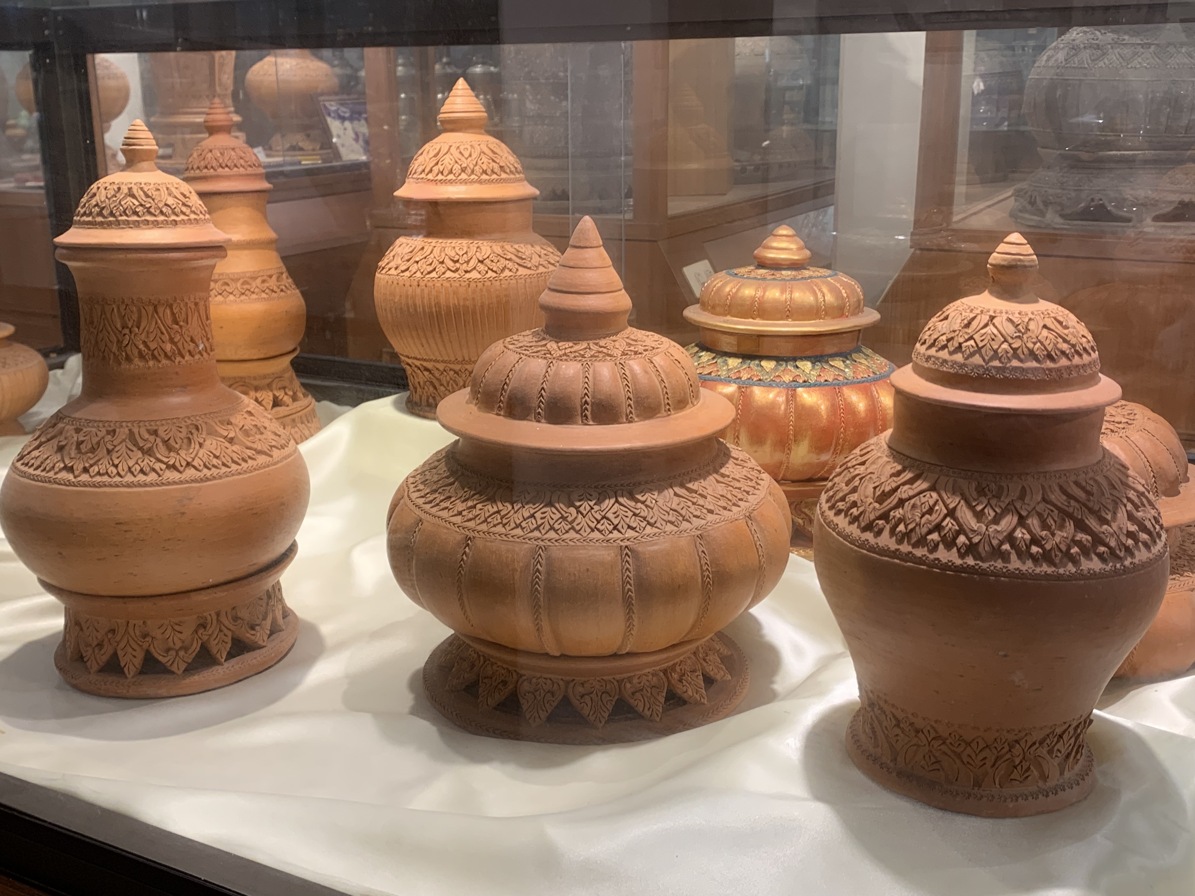 Thai Ceramics Exhibition Hall32.jpg