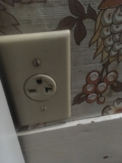 air conditioner plug.png