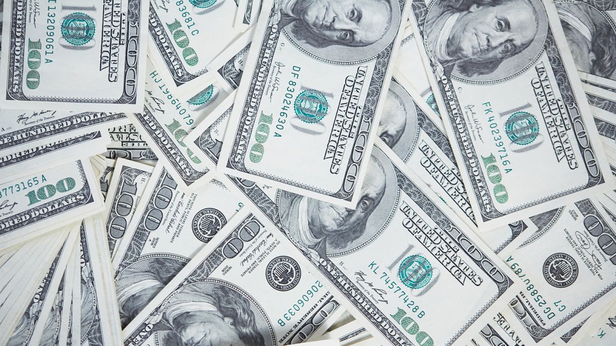 https___cdn.cnn.com_cnnnext_dam_assets_220527141447-money-happiness-wellness-stock.jpg
