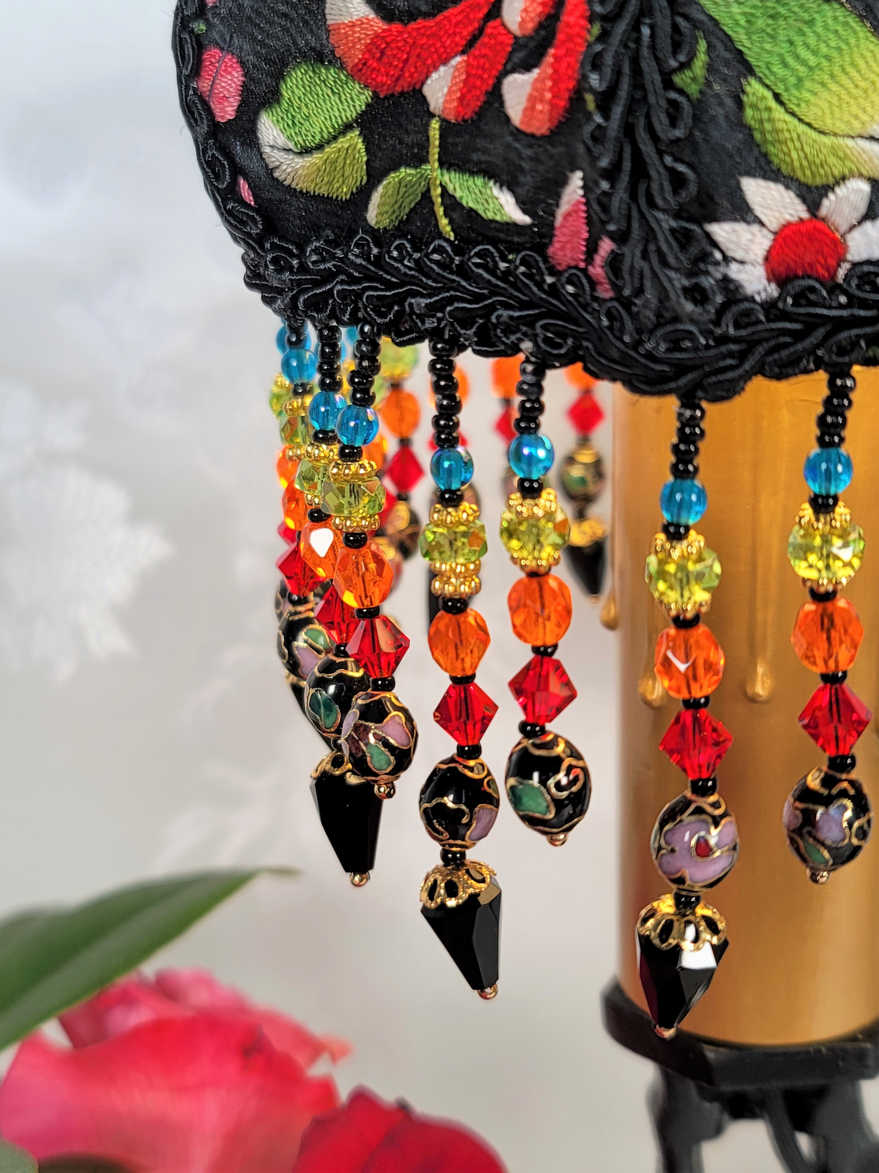 elegance-lamps-victorian-lampshades-noir (8).jpg