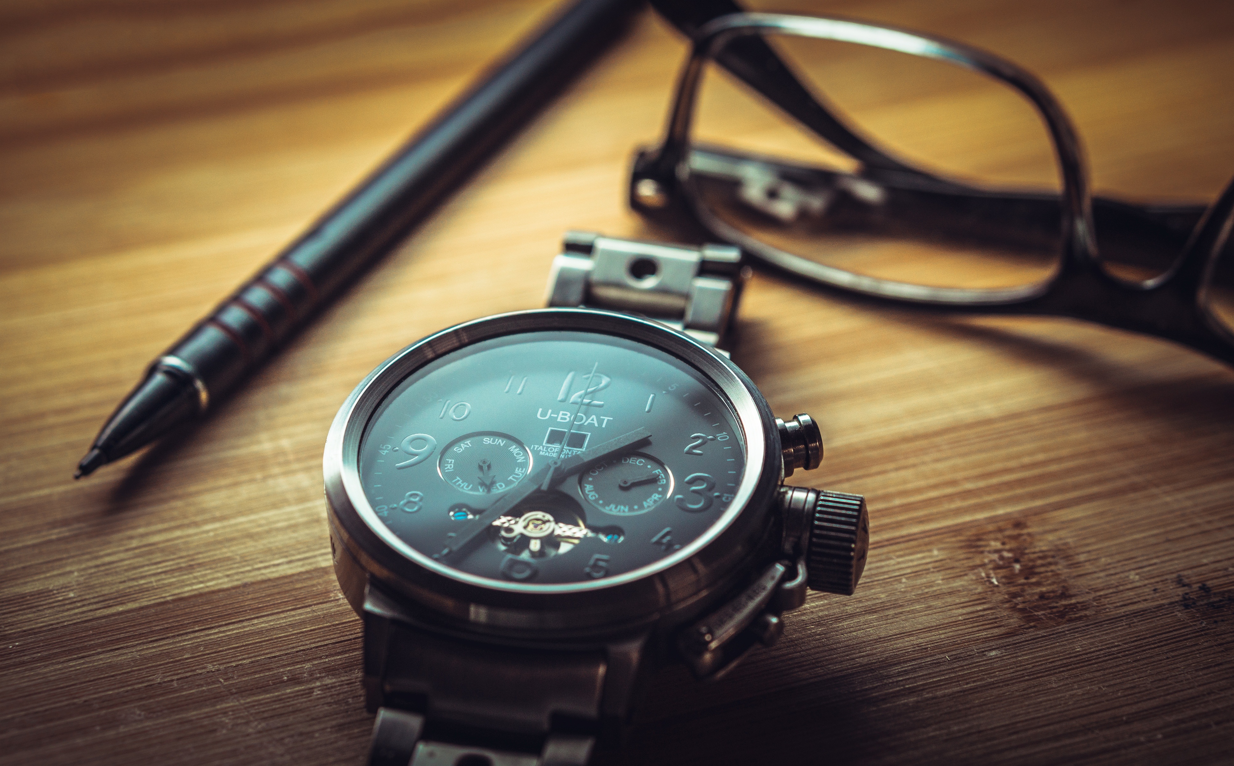 qimono-clock-1461689.jpg