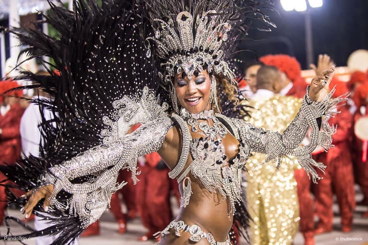 Beautiful-Samba-Dancer-at-the-Carnival-in-Rio-de-Janeiro-Brasil.jpg