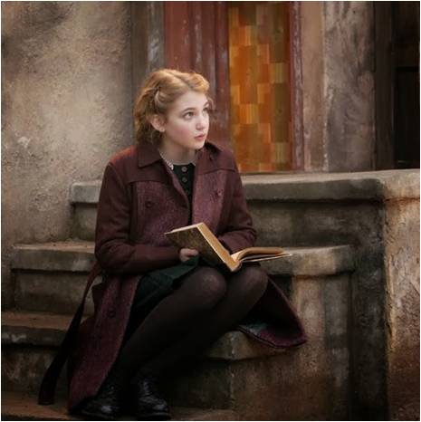 ladrona%20reading2.jpg