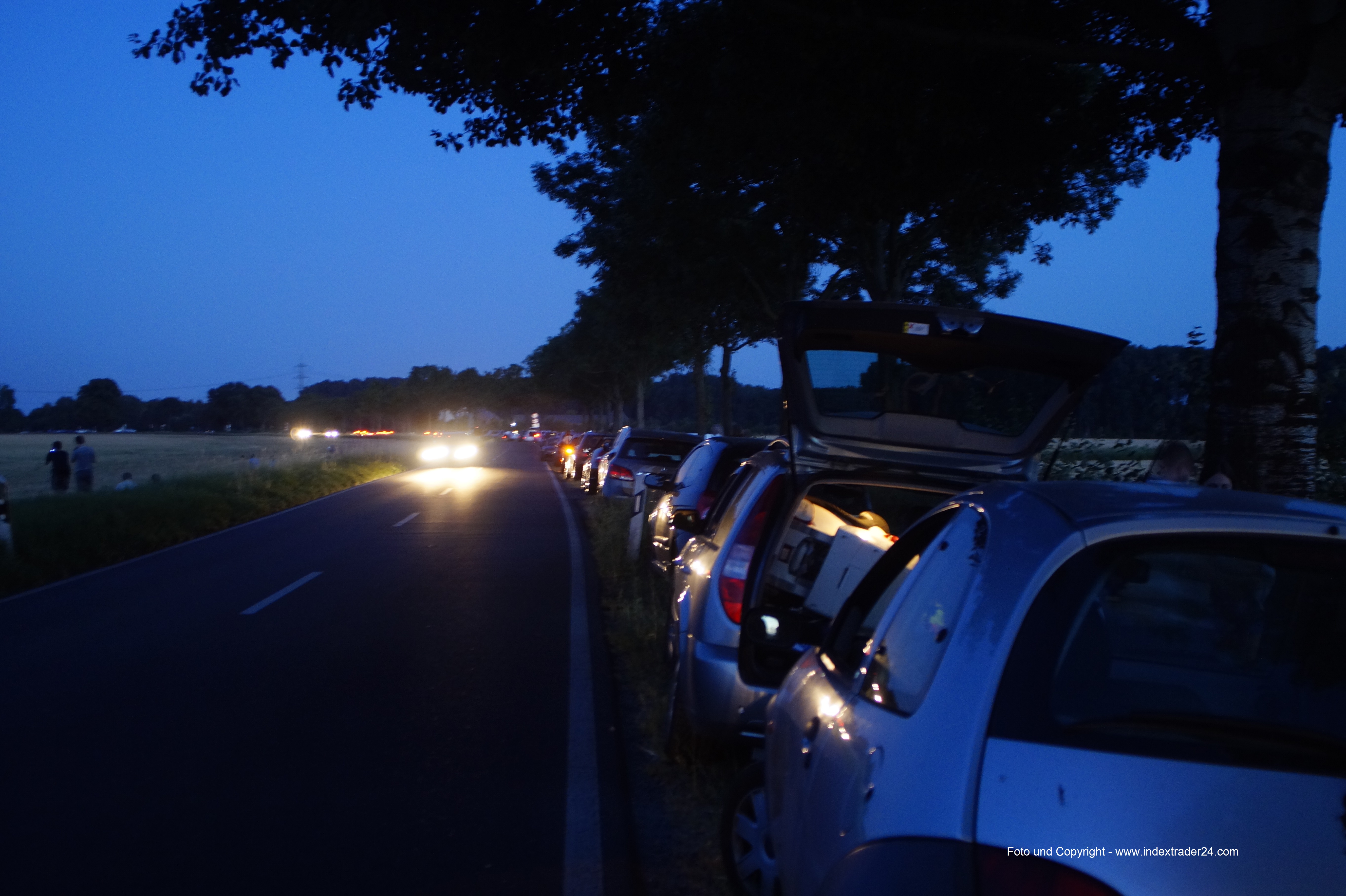 2018ß727 Mondfinsternis Düsseldorf Urdenbacher Kämpe.jpg