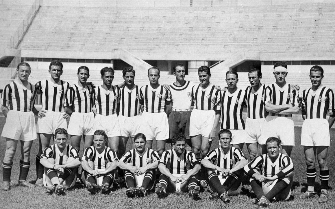 Foot-Ball_Club_Juventus_1934-35.jpg