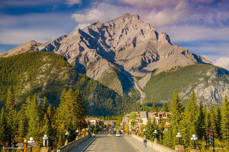 Banff-Avenue-with-Cascade-Mountain-in-the-background.jpg
