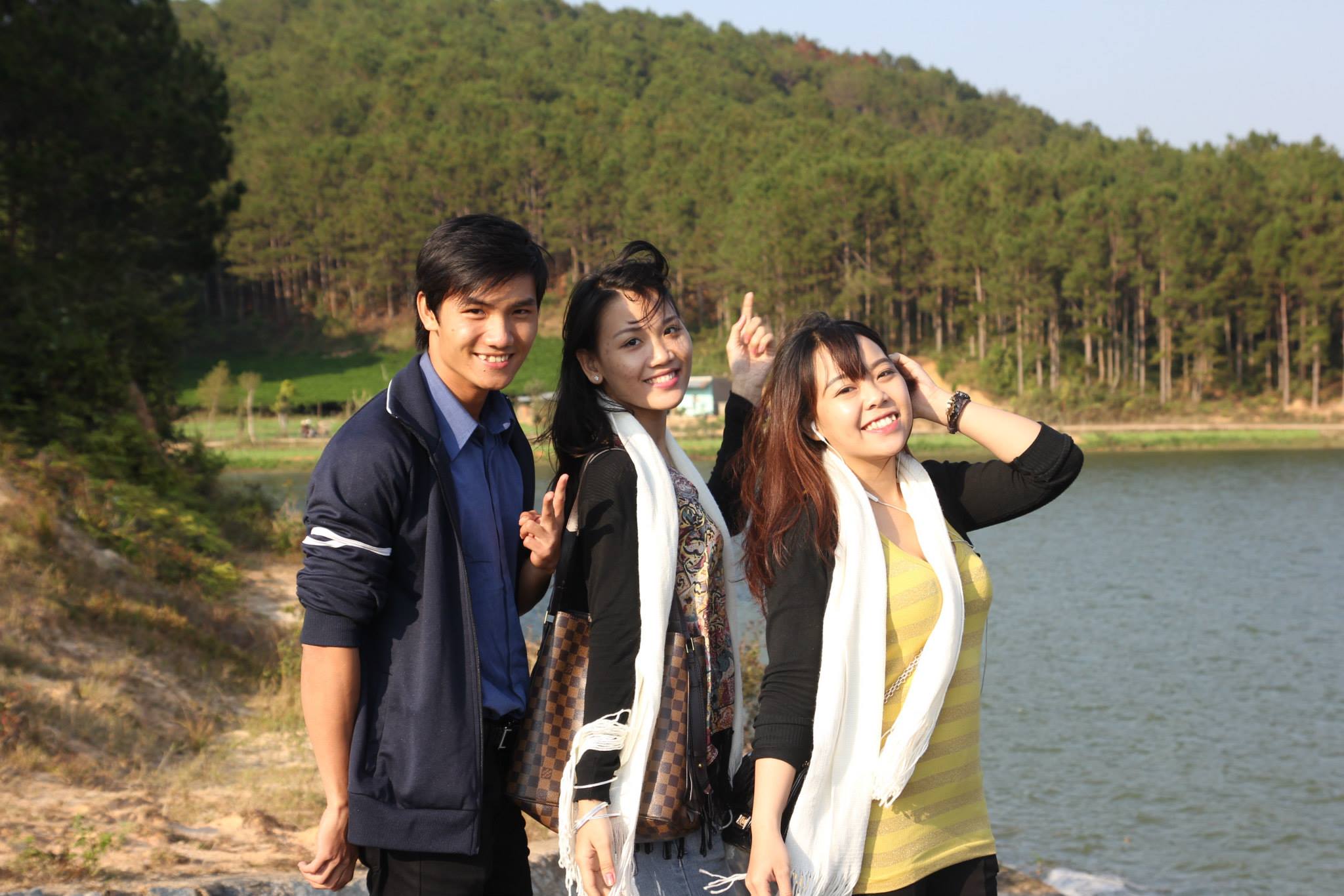 Met Russia, Tiffany, & Hung Ha, in July 2013 in Q12 HCM - 2014-02-05 - 1622527_659446104119182_703593836_o.jpg