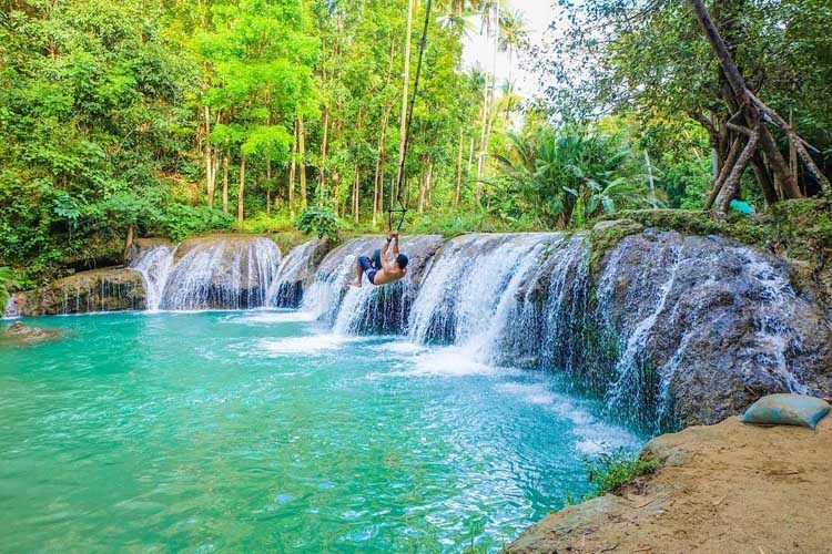 Cambugahay-Falls.jpg