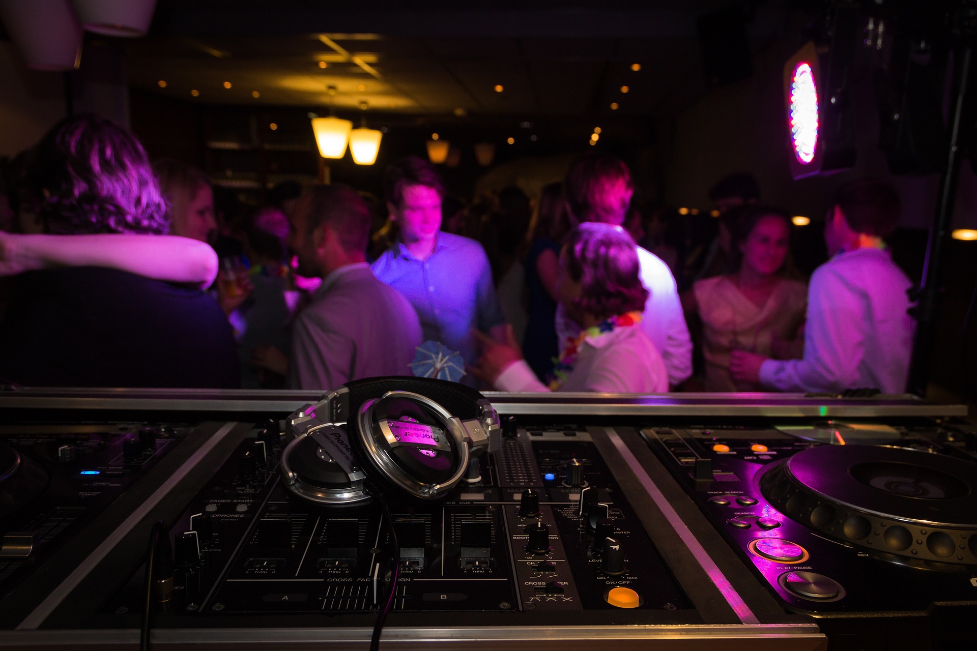 party-2173187_1920.jpg
