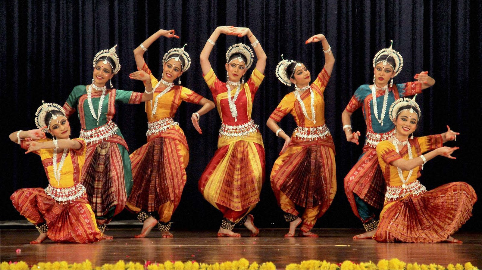 Indiandance_1600x897.jpg