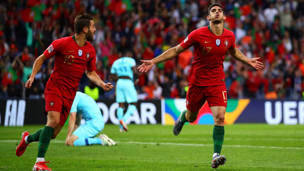 Португалия нидерланды. Женская сборная голландии. Португалия нидерланды евро 2012. Португалия нидерланды 2012. Португалия нидерланды 2019.