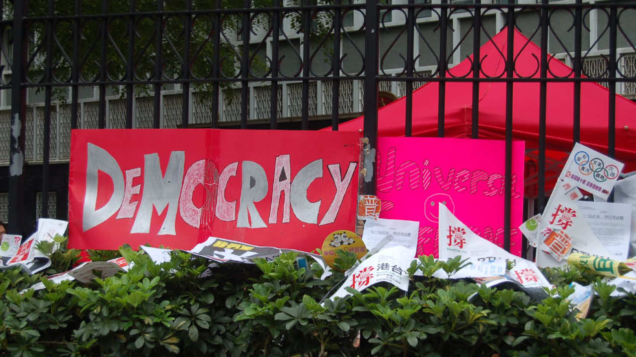 Democracy_by_jellybeanz_CC_BY-NC_2-0_685493915_c16f85ed17_o-BS-TB-Web.jpg