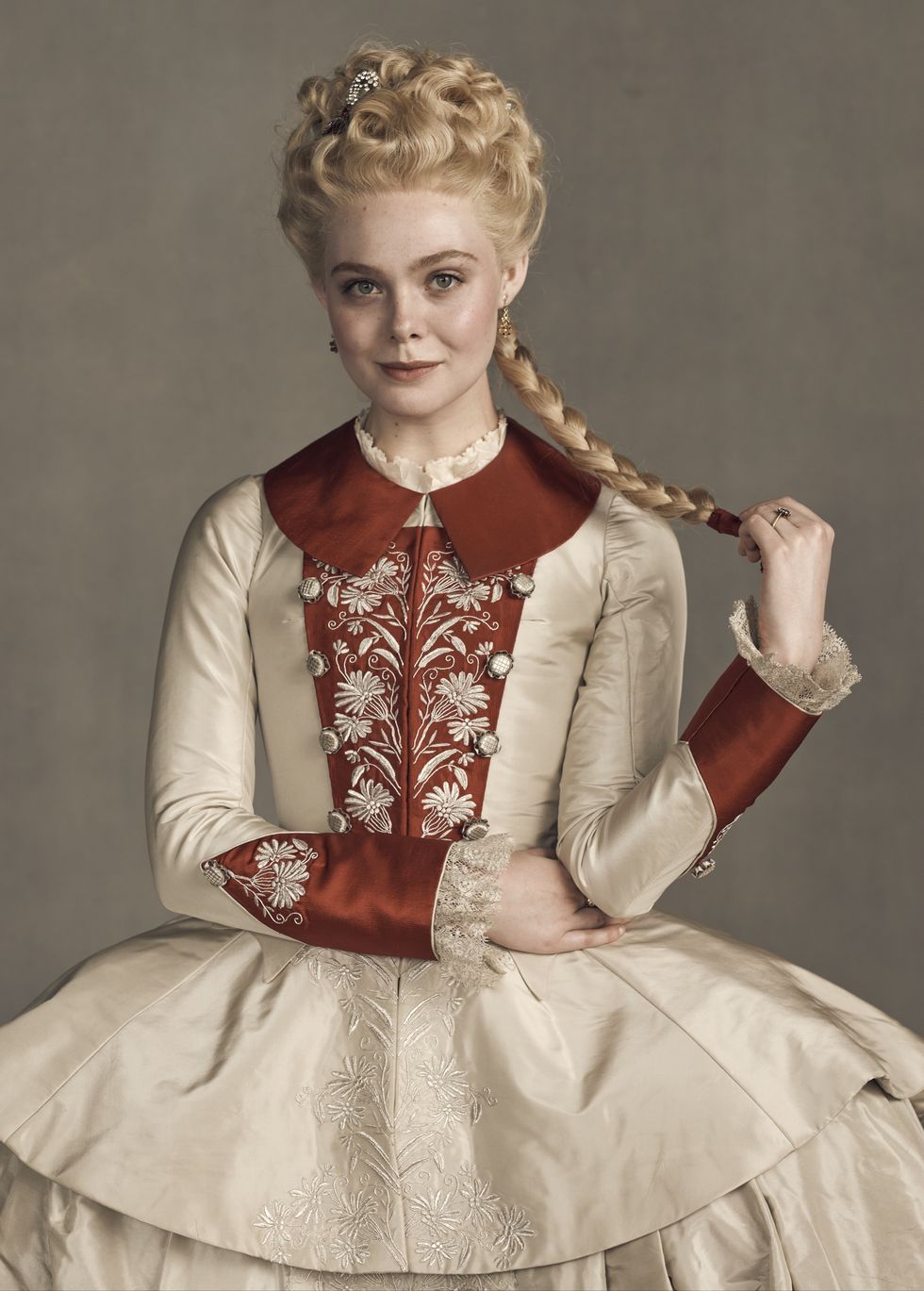 elle-fanning-the-great-2-1658234712.jpg