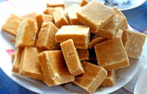Milk-toffee-for-aluth-avurudu-300x193.jpg