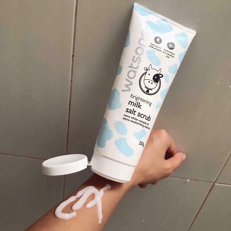 Tẩy da chết muối bò Watsons Milk Salt Scrub 250g.jpg
