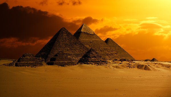 pyramid-2675466__340.jpg