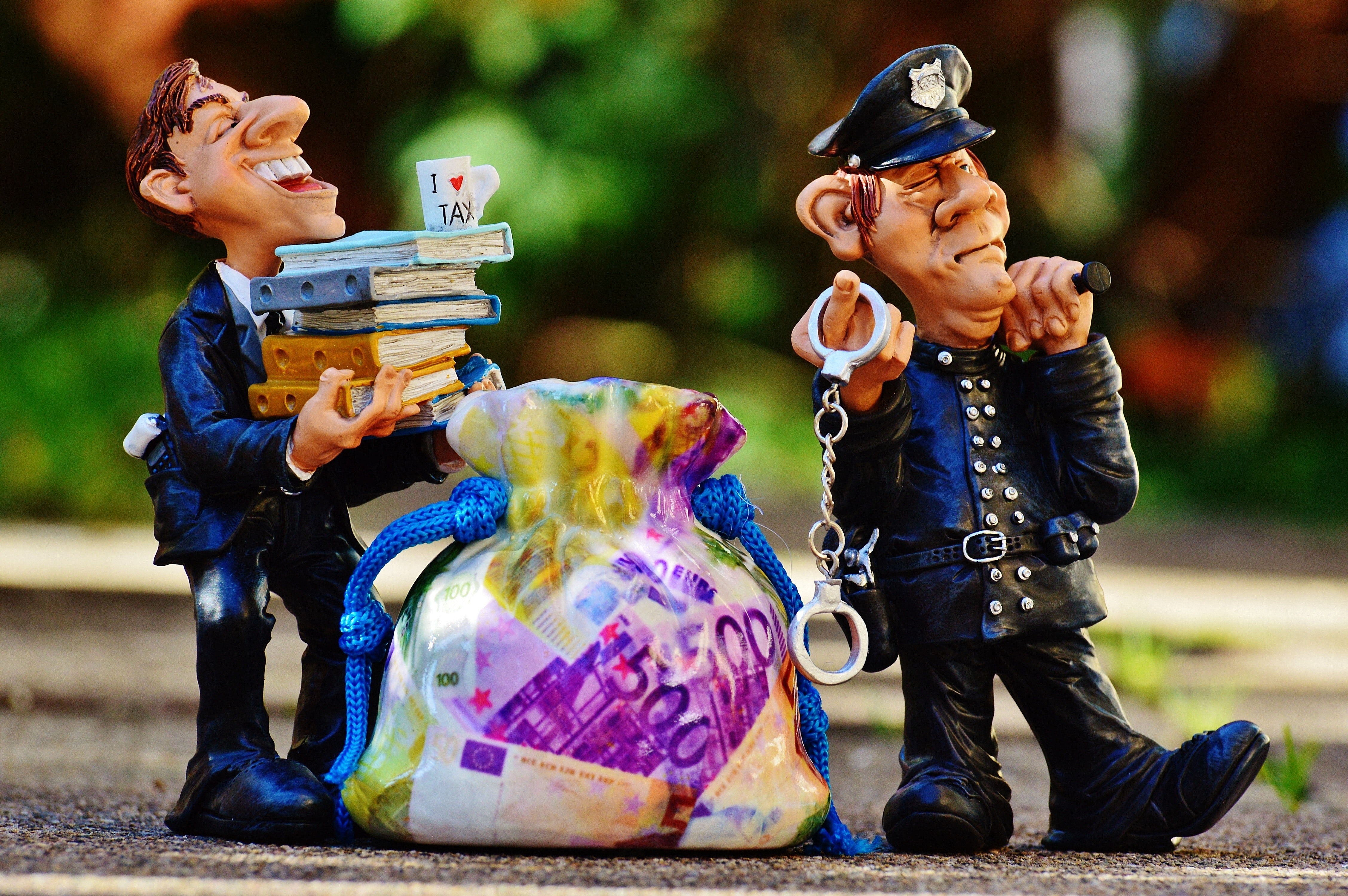 billing-bureaucracy-cop-33596 (1).jpg