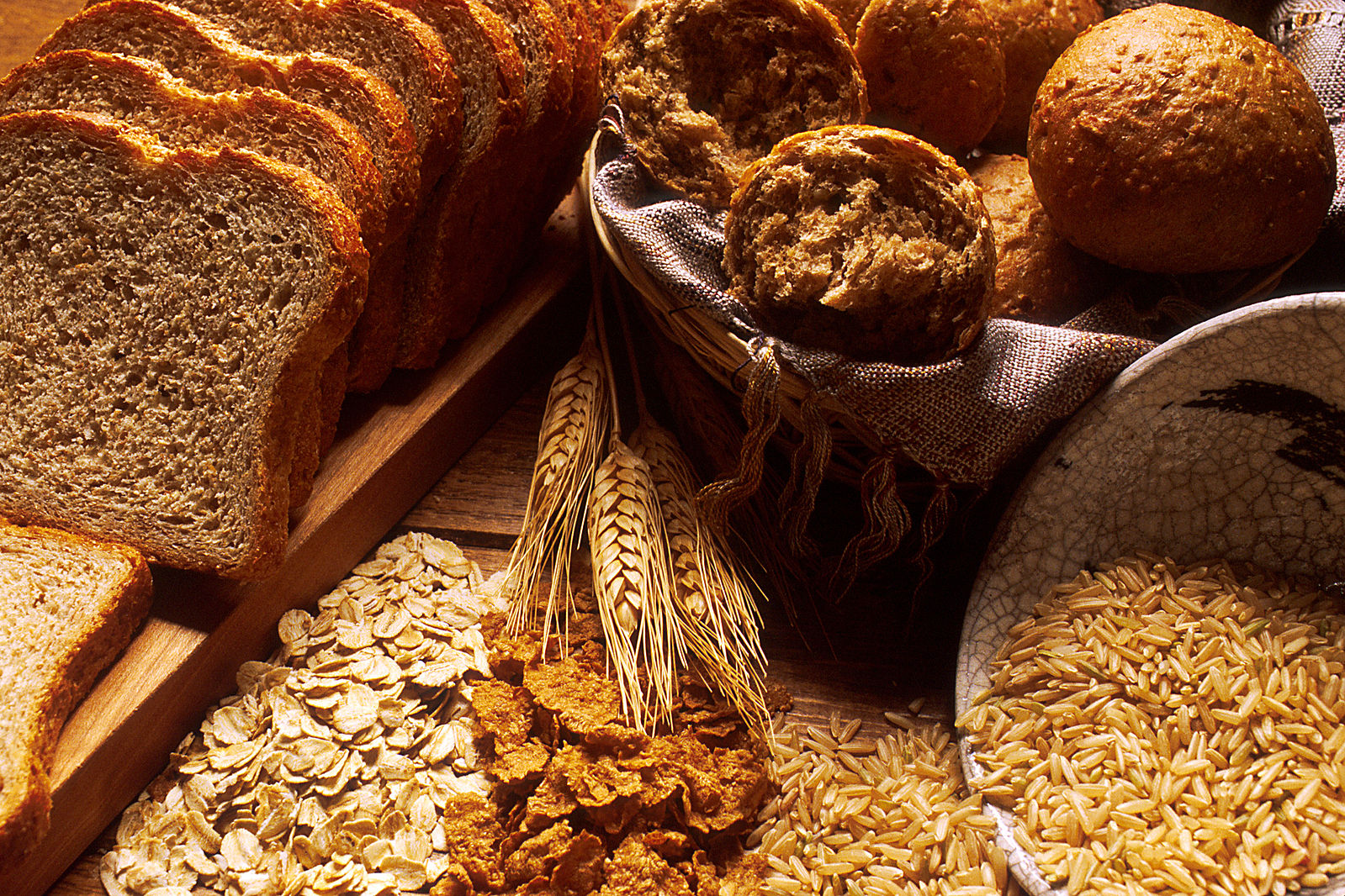 Bread_and_grains.jpg