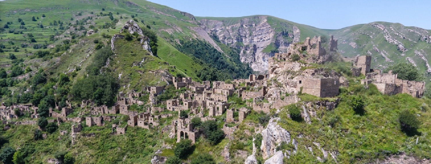 Еврейские села в дагестане. Гунибский район Гамсутль. Село Гамсутль Гунибского. Гунибский район Дагестана заброшенное село. Гунибский район достопримечательности село призрак.