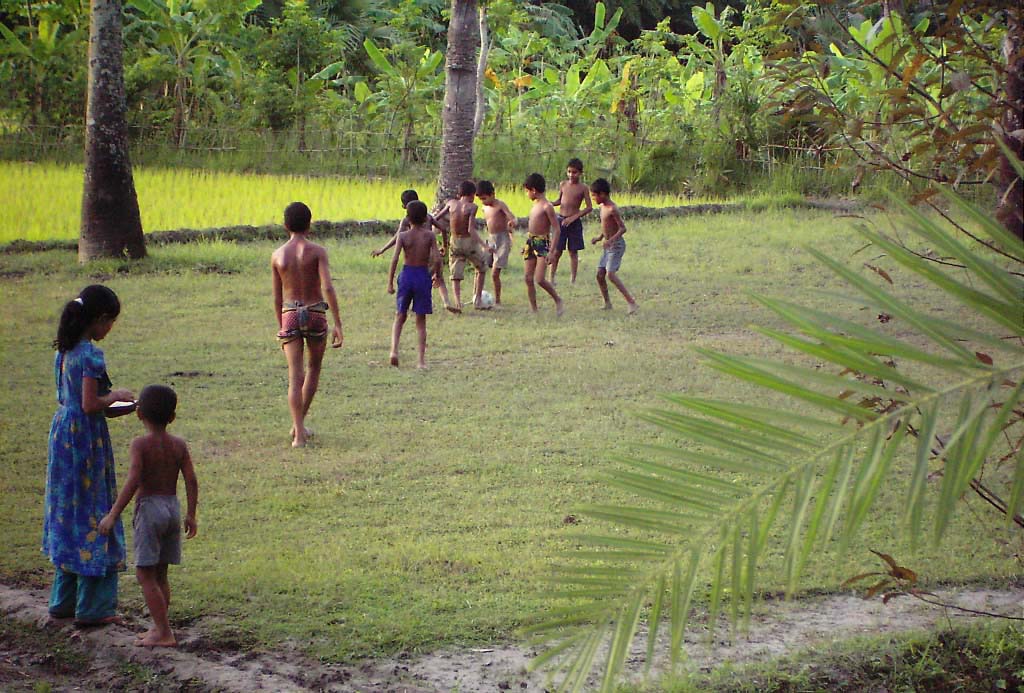 Football_in_the_village_of_Bangladesh.jpg