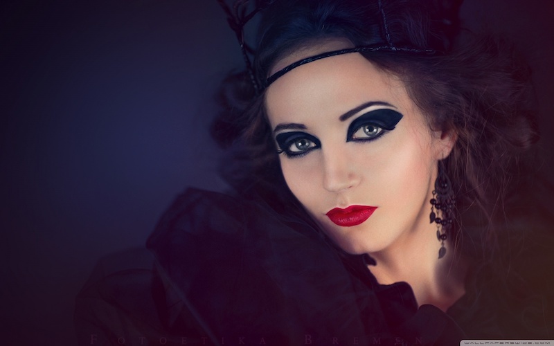 pretty_witch_makeup-wallpaper-1280x800.jpg