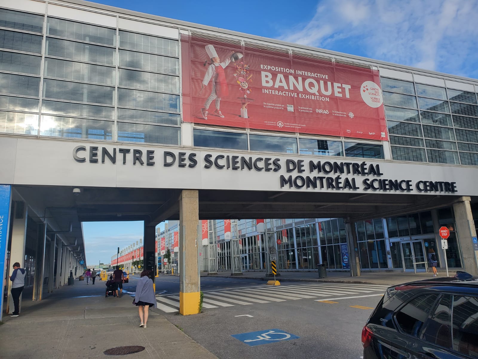 façade du centre.jpg