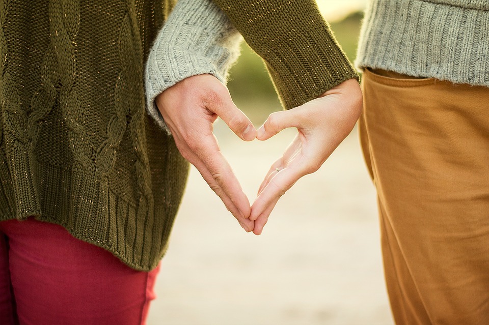 hands-1150073_960_720 (1).jpg