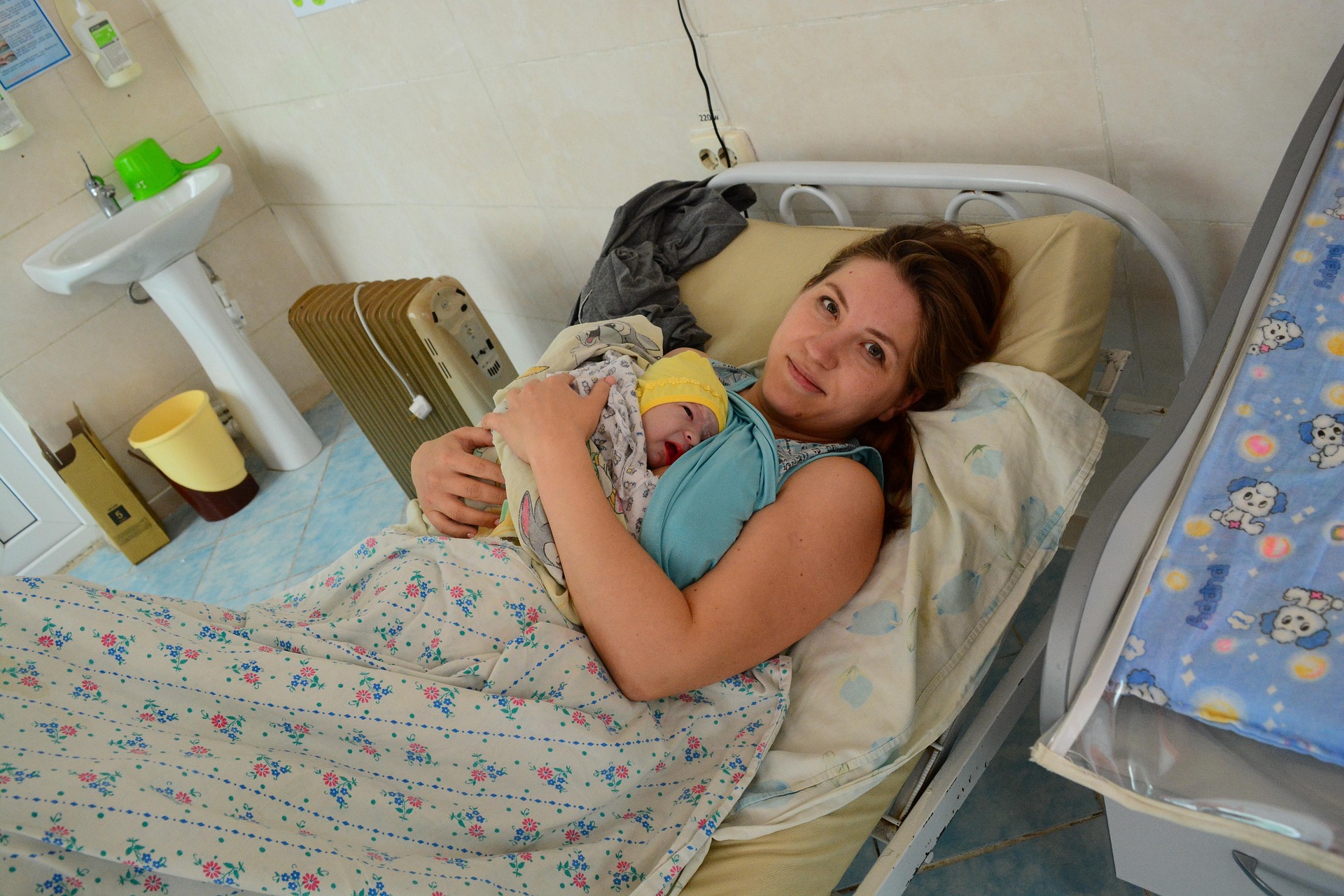 reginars9012015-maternity-hospital-4331925_1920.jpg