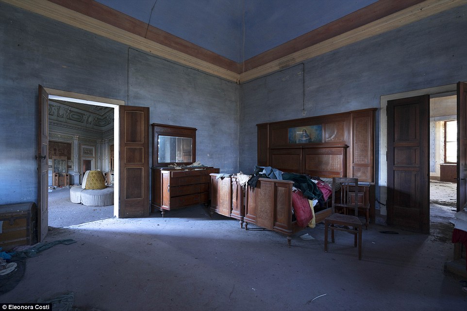499C25F000000578-5437251-An_easy_trick_for_spotting_abandoned_buildings_for_Ms_Costi_is_u-a-11_1519679808884.jpg