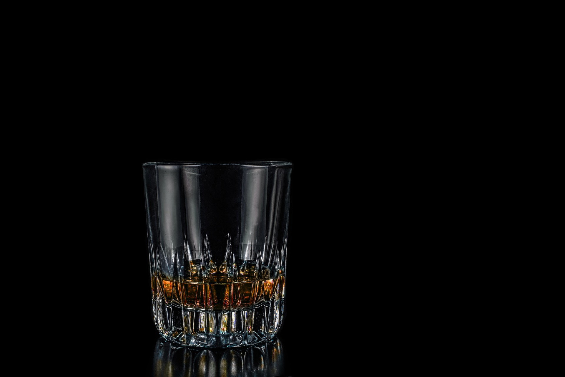whisky-644372_1920.jpg