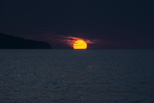 sunset-1651878__340.jpg