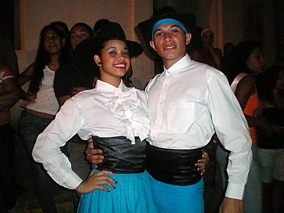 yo bailando.jpg