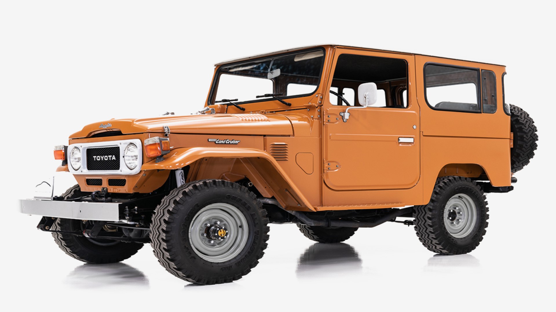 Restored Toyota Land Cruiser FJ40 on sale