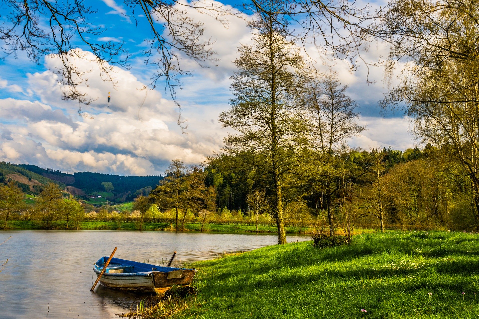 boat-1620452_1920.jpg